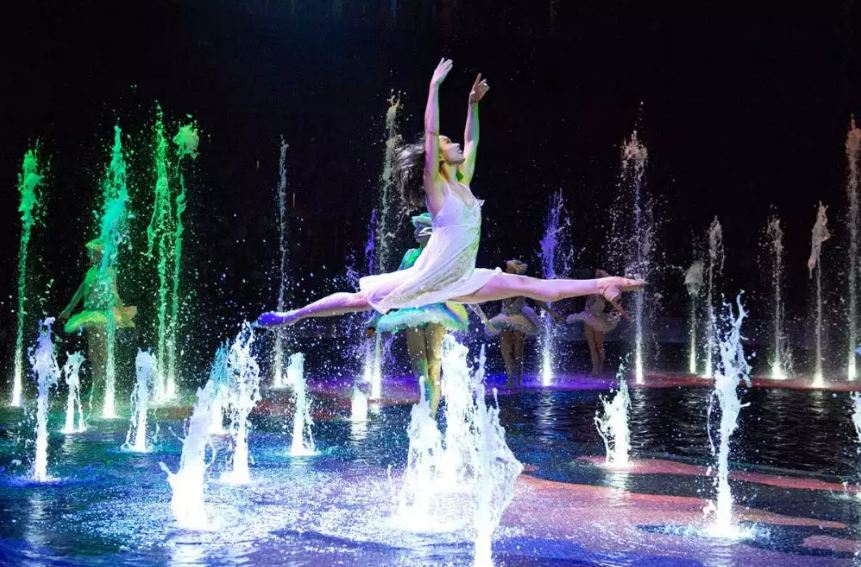 water-dancing-stage